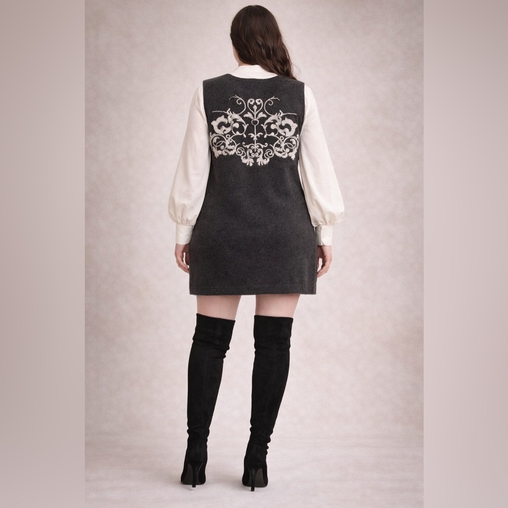 100% Cashmere Gray Mini Sweater Dress Crochet Embroidered Back Size M